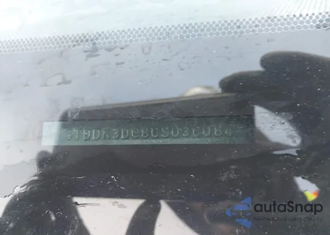 2012 Toyota Sienna Xle 7 Passenger z USA, uszkodzony, nr VIN 5TDDK3DC8CS036084